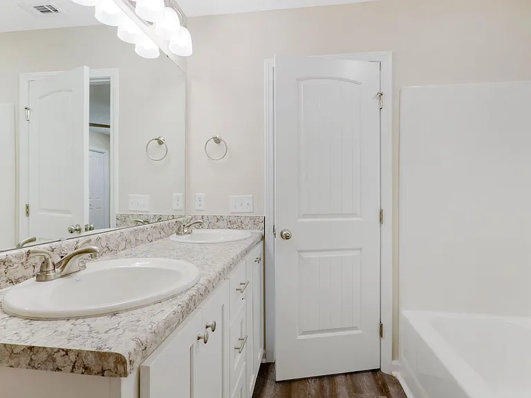 561 Church Cir — Photo 11
