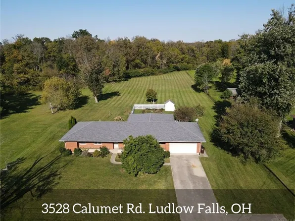 3528 Calumet Rd, Ludlow Falls, OH 45339