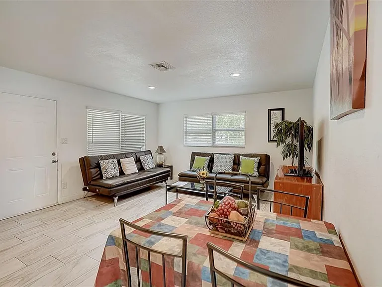 626 S Osprey Ave — Photo 10