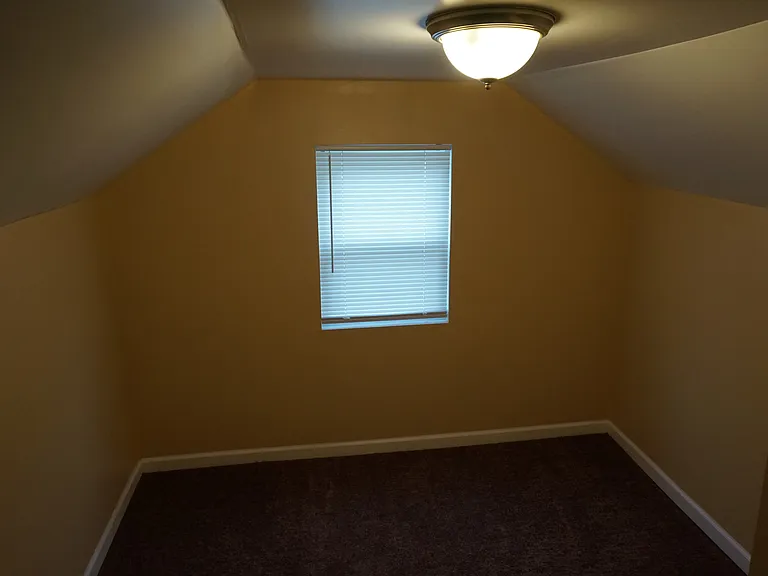 2202 Isabelle St — Photo 11