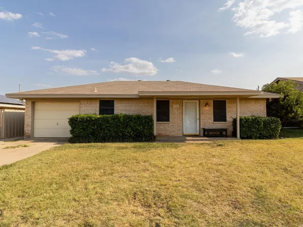 1303 Mockingbird St, Iowa Park, TX 76367