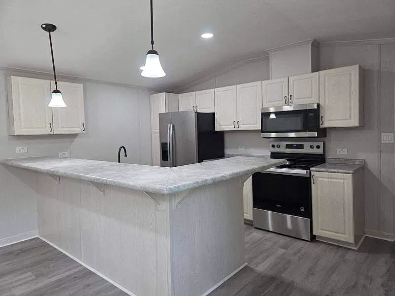 3 bed, 2.0 bath, $1,649 — Photo 2