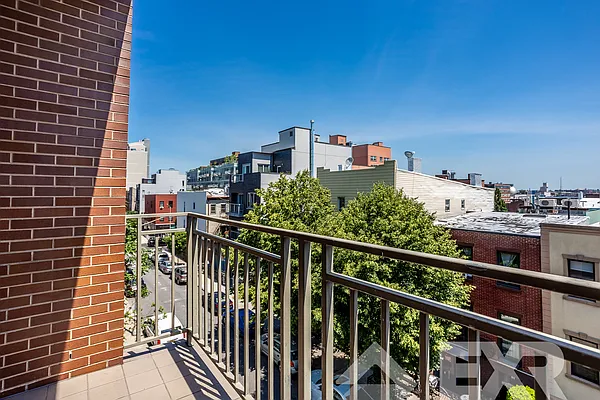 Rented by EXR | media 65