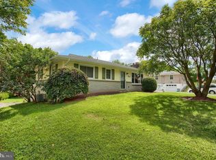 512 Ellencroft Dr, Lewisberry, PA 17339