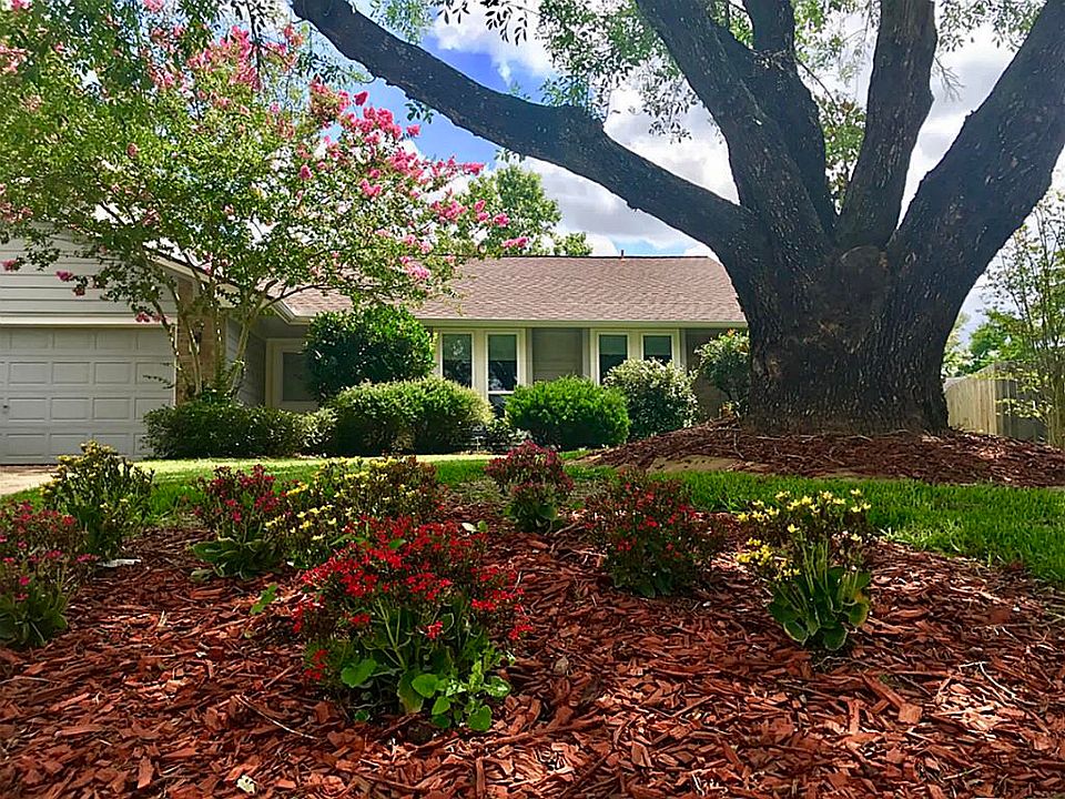1st image of 6402 Menwood Cir