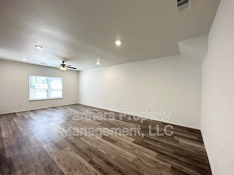 779 S Rupple Rd #2 — Photo 4
