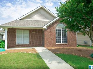1121 Village Trl, Calera, AL 35040