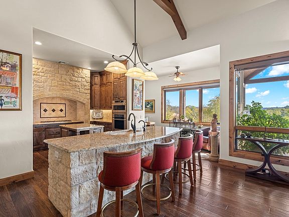 5th image of 131 Bootlegger Ln