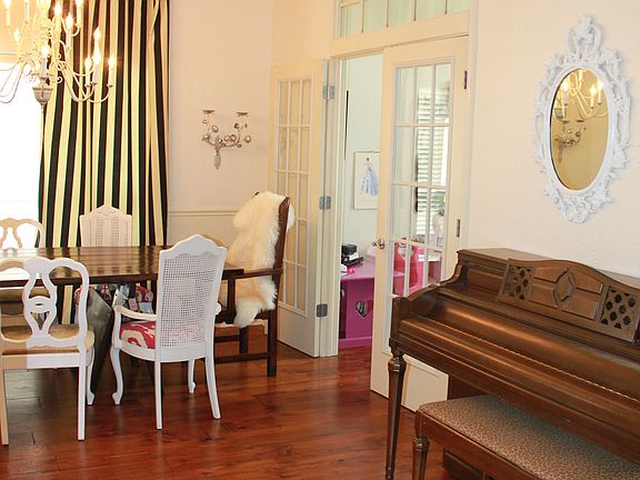 Entrance to Dining & Office