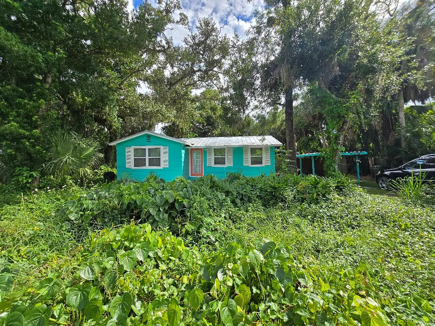 Gorgeous 4 Bedroom 2 Bathroom Cottage Style Home Located In The Heart Of Sarasota! — Photo 2