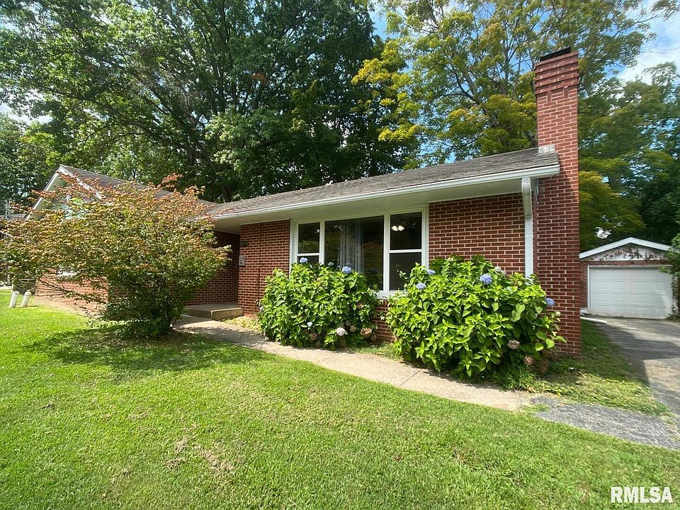 1st image of 404 S Orchard Dr