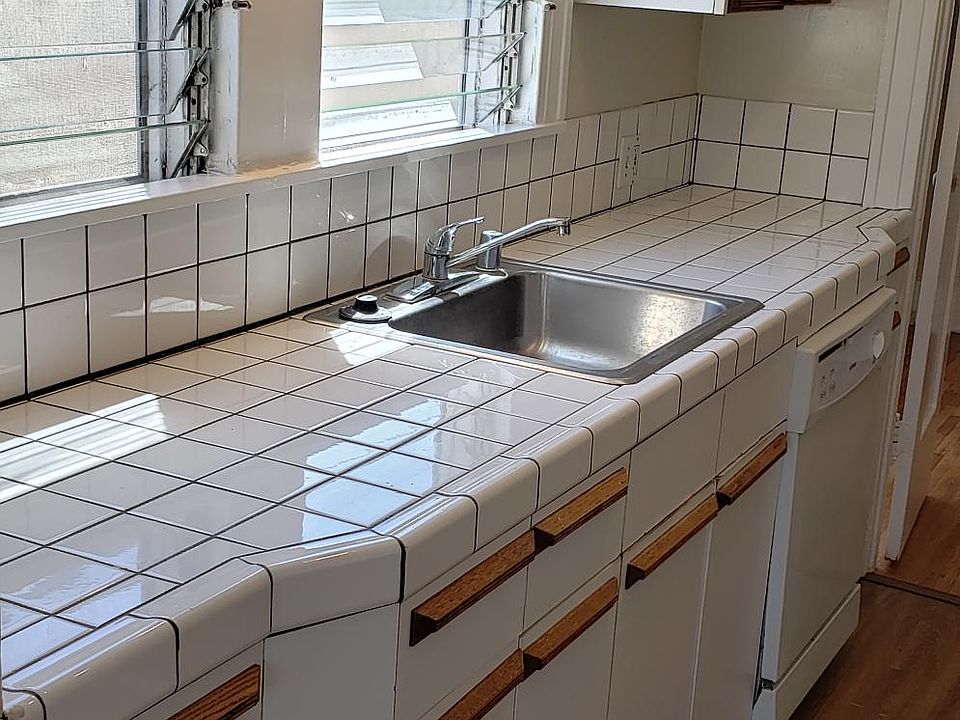 Lots of counter space, cupboard space