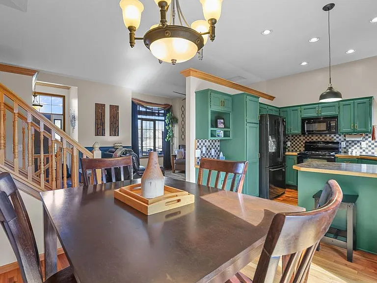 4560 Mason Ave NE — Photo 4