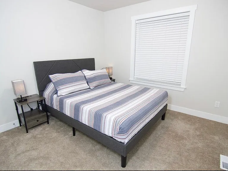 2043 N 350 E — Photo 2