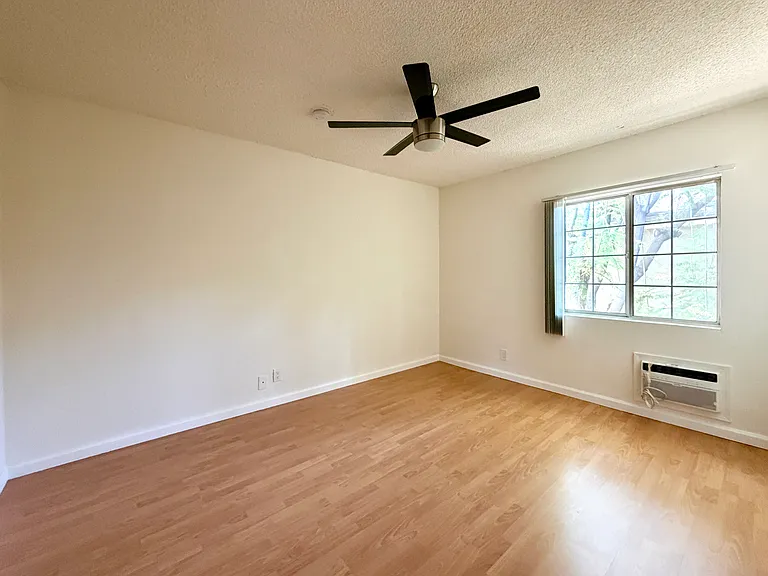 6938 Kester Ave #11 — Photo 13
