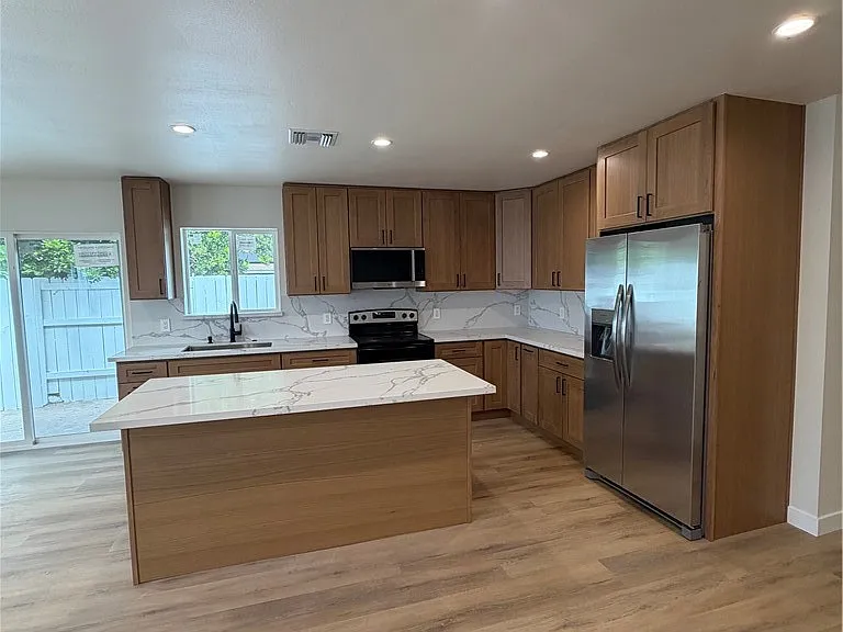 8828 N Odessa Ave #ADU — Photo 2