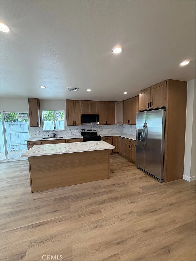 Building Photo - 8828 N Odessa Ave #ADU