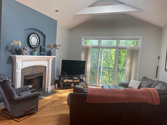 4th image of 4728 N Malden St