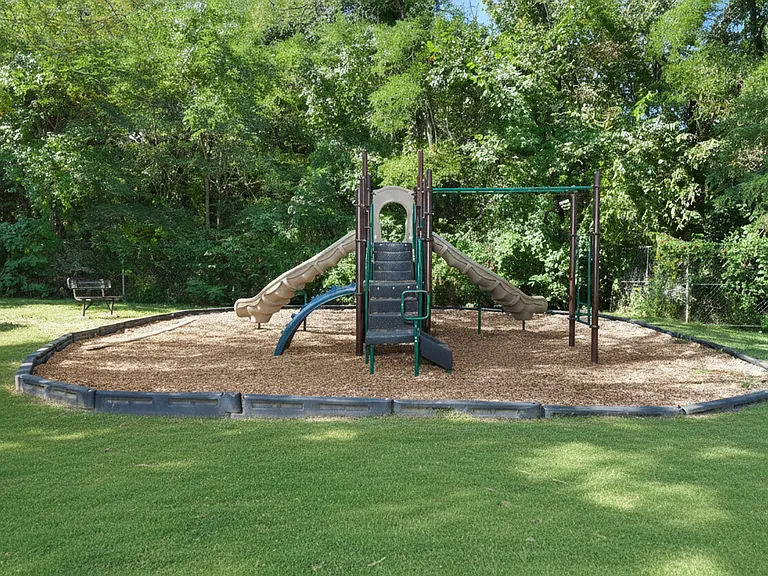 Legend Oaks Gated Community — Photo 28