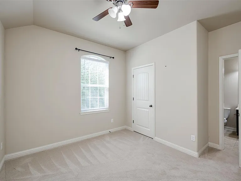 4211 Oldenburg Ln — Photo 10