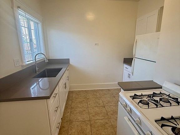 4th image of 1819 E 4th St APT 15