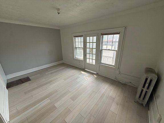 3rd image of 16812 Madison Ave APT 4