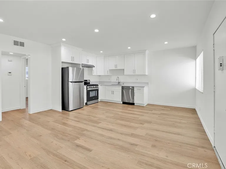 13018 Valleyheart Dr #8 — Photo 3
