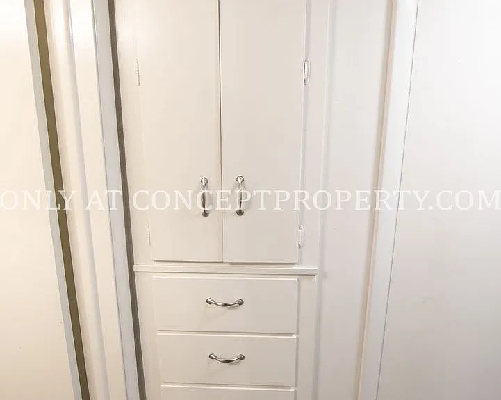 425 E 3rd Ave — Photo 85