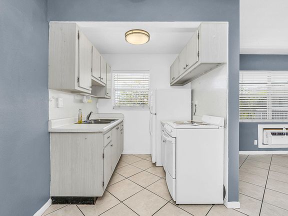 5th image of 616 Lucerne Ave APT 15