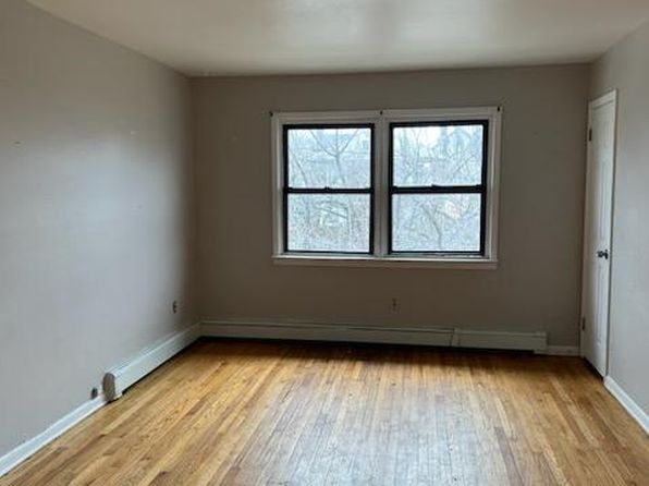 84 Throop Ave #1B