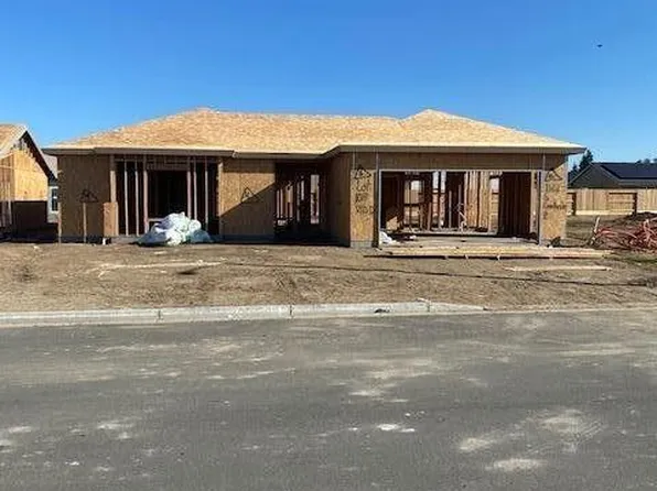 1162 S Creekside Pl E, Porterville, CA 93257