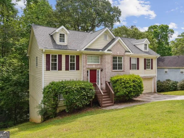 8607 Dogwood Ct, Douglasville, GA 30135