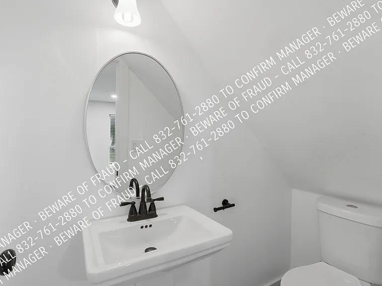 1831 Alabama Ave — Photo 7