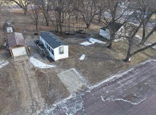 175 Cottonwood, Revere, MN 56166