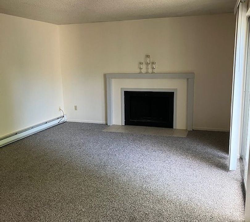 2nd image of 2910-2920 SW Dolph Ct #11