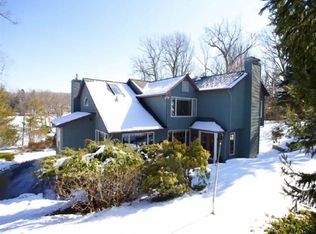 14 W Shore Rd, Bloomingdale, NJ 07403