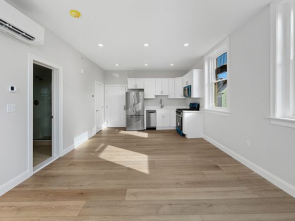 5th image of 222 Winthrop St #203