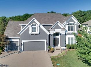 5716 NE Holiday Dr, Lees Summit, MO 64064
