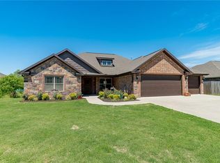 1141 Spur Cir, Prairie Grove, AR 72753