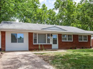 1412 Hartford Rd, Manhattan, KS 66502