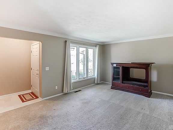 4th image of 3415 Turner Dr