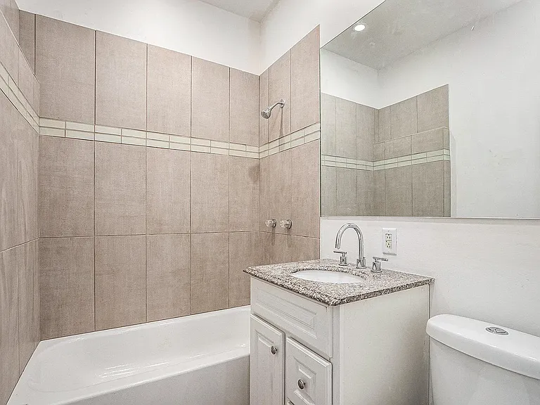 1067 Polk St — Photo 10
