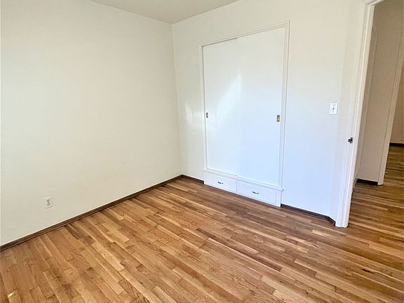 5th image of 3338-3378 SE Waverleigh Blvd