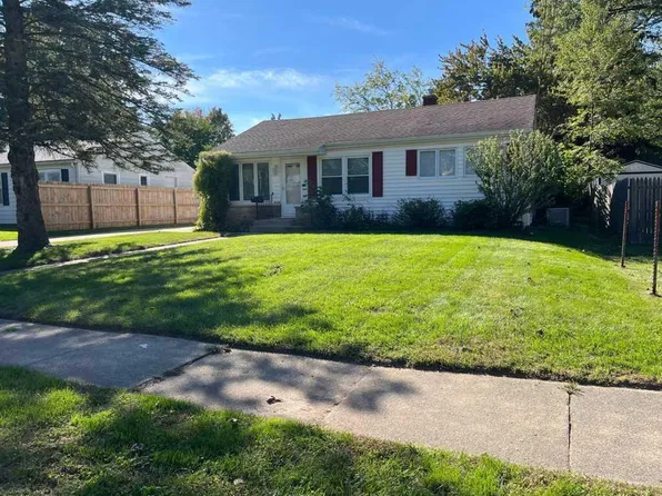 1119 Chrysler St, Kalamazoo, MI 49048