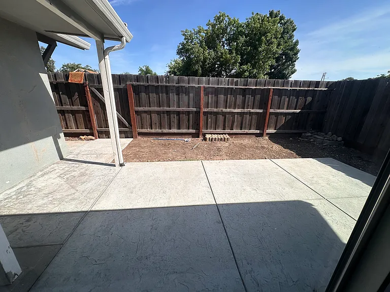 1107 W G St #A — Photo 12