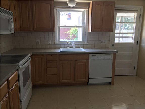 2nd image of 46 New Hampshire St