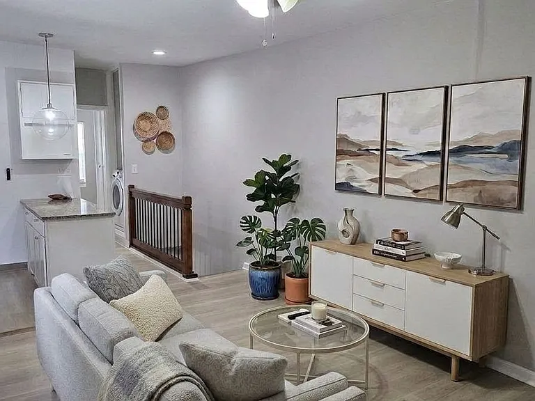 Cozy Living Space- Section 8 Approved
