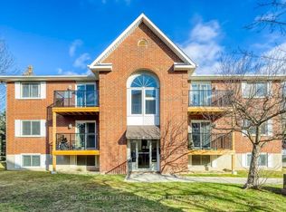 565 Greenfield Ave #902, Kitchener, ON N2C2P4