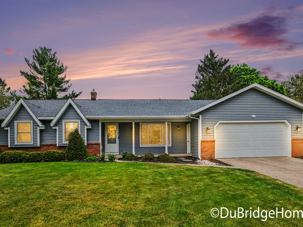 4974 Cedar Ridge Dr NE, Grand Rapids, MI 49525