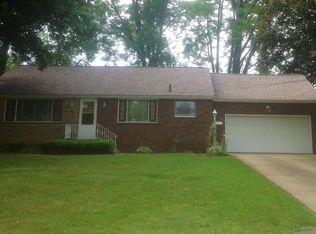 18 Jacob St NE, Navarre, OH 44662